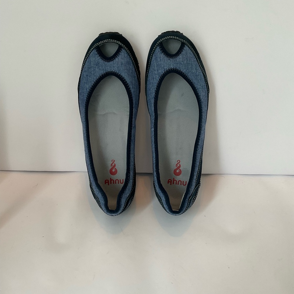 Women’s Ahnu slip-on shoes - Picture 8 of 8